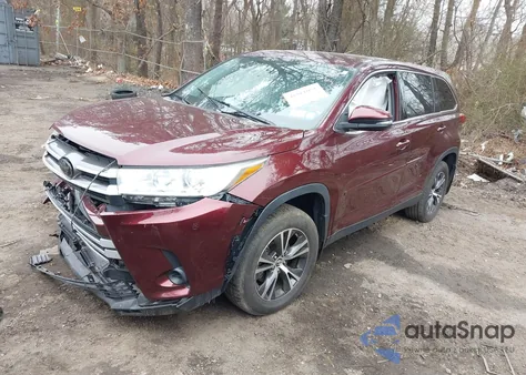 2019 Toyota Highlander Le z USA, uszkodzony, nr VIN 5TDBZRFH3KS960526